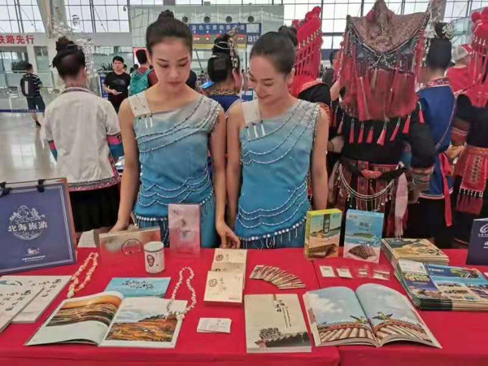 搭乘首發(fā)高鐵，海真珠珍珠粉抵達(dá)東方明珠